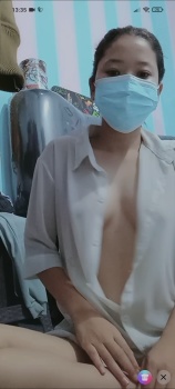 Mbak Ness Buka Baju